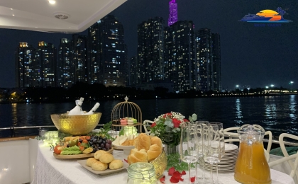 Buffet du thuyền sang trọng trên dòng sông Sài Gòn - Hòa mình vào không gian thưởng thức đẳng cấp