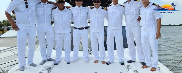 Tạo Phong Cách Tuyệt Vời Trong Chuyến Du Thuyền Với Trang Phục Thích Hợp
