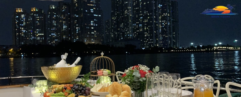 Buffet du thuyền sang trọng trên dòng sông Sài Gòn - Hòa mình vào không gian thưởng thức đẳng cấp