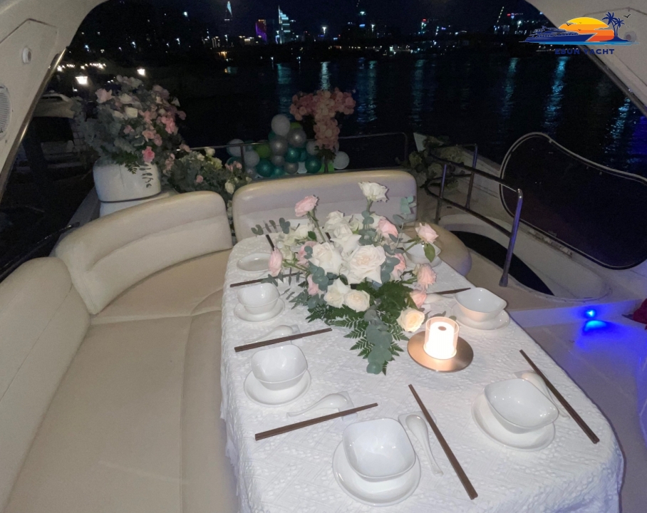 Du thuyền AZIMUT 62 (LUXURY)