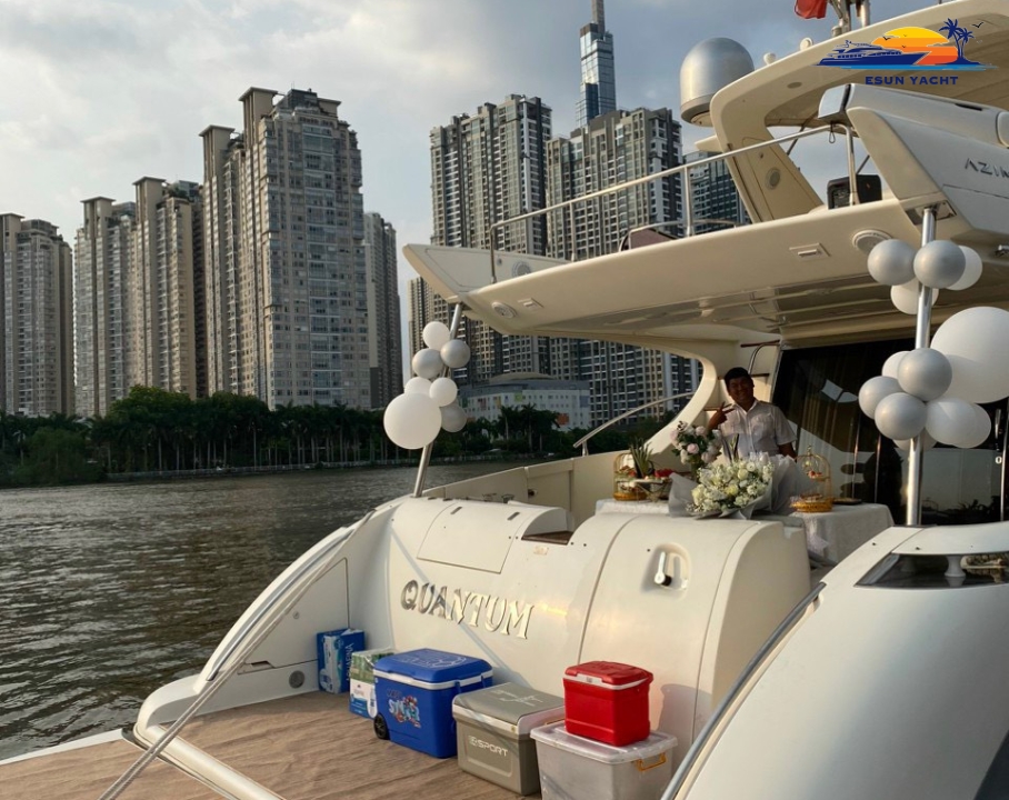 Du thuyền AZIMUT 62 (LUXURY)