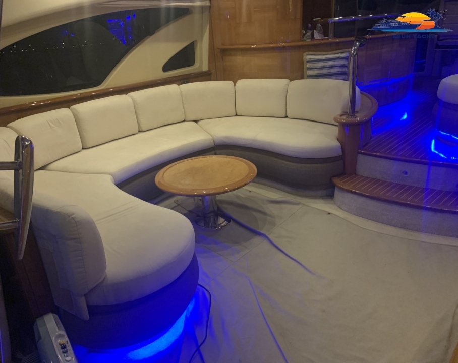 Du thuyền AZIMUT 62 (LUXURY)